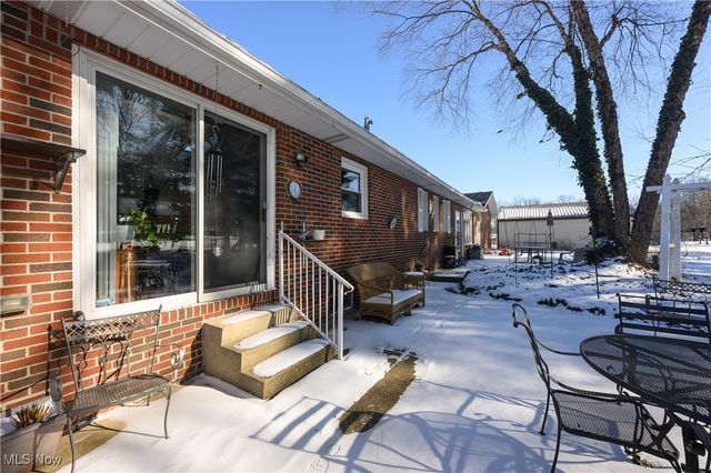 570 E Turkeyfoot Lake Road, Akron, OH 44319