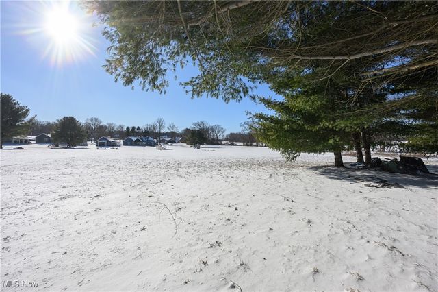 570 E Turkeyfoot Lake Road, Akron, OH 44319