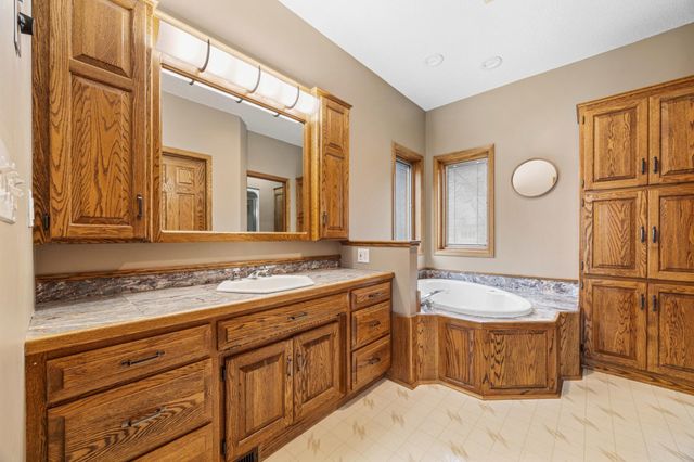 412 DAISY Lane, Ada, MN 56510