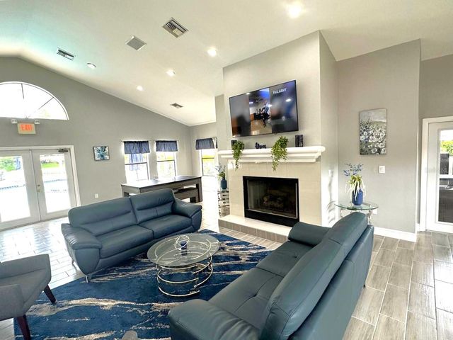 3016 PARKWAY BOULEVARD 206, Kissimmee, FL 34747