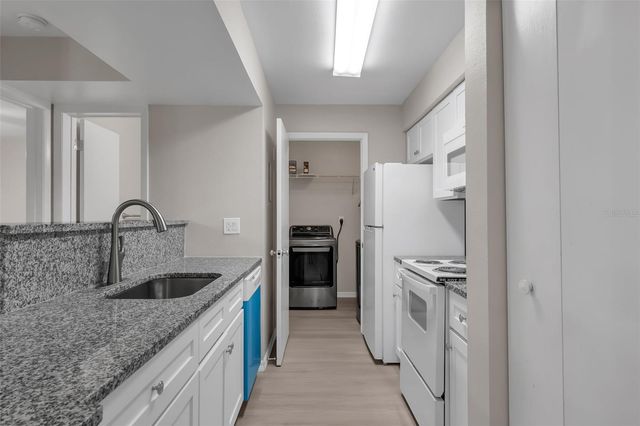 3016 PARKWAY BOULEVARD 206, Kissimmee, FL 34747