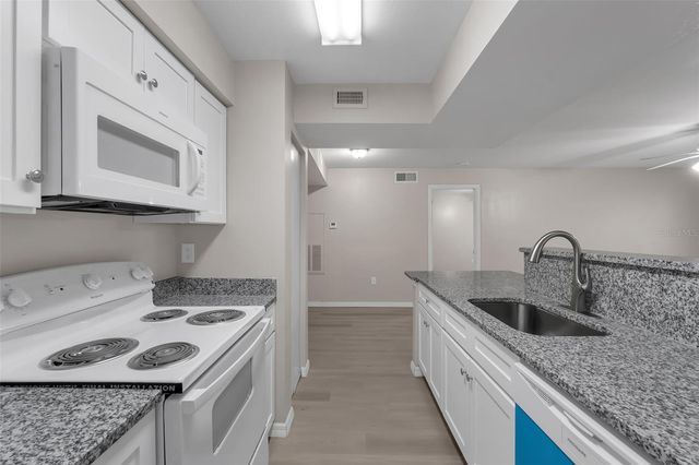 3016 PARKWAY BOULEVARD 206, Kissimmee, FL 34747