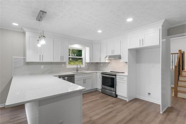 4645 Dunwoody Club Dr, Dunwoody, GA 30350