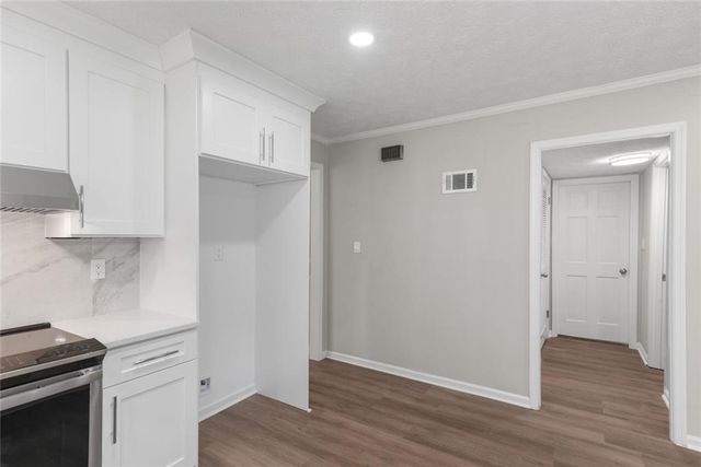 4645 Dunwoody Club Dr, Dunwoody, GA 30350