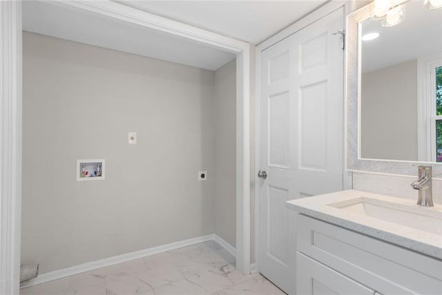 4645 Dunwoody Club Dr, Dunwoody, GA 30350