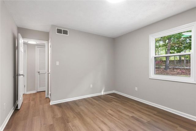 4645 Dunwoody Club Dr, Dunwoody, GA 30350