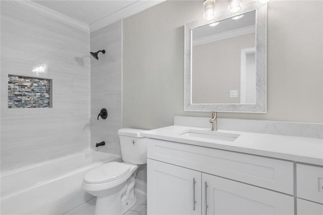 4645 Dunwoody Club Dr, Dunwoody, GA 30350