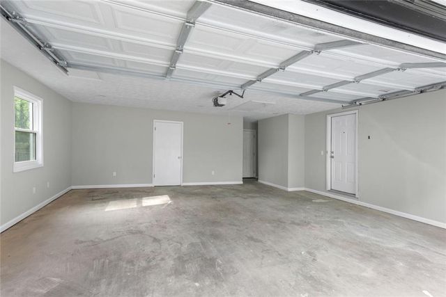 4645 Dunwoody Club Dr, Dunwoody, GA 30350