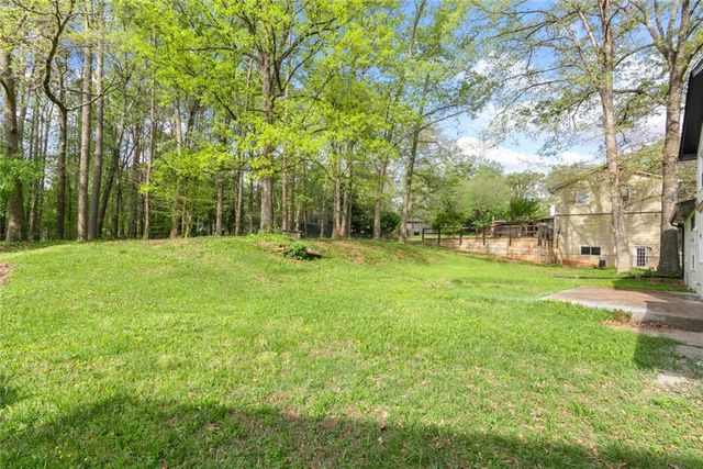 4645 Dunwoody Club Dr, Dunwoody, GA 30350