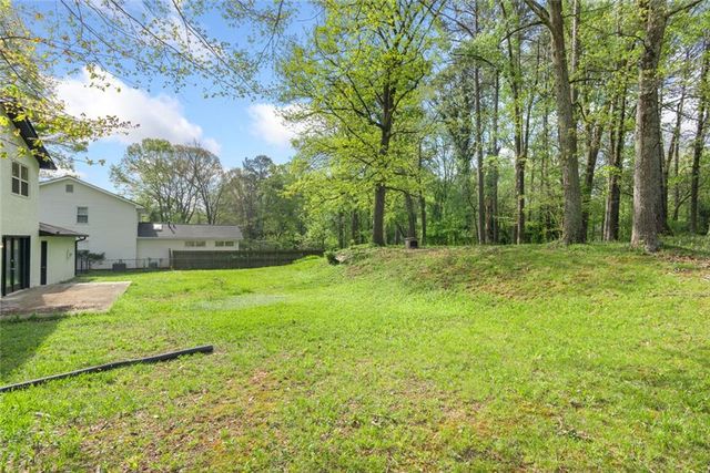 4645 Dunwoody Club Dr, Dunwoody, GA 30350