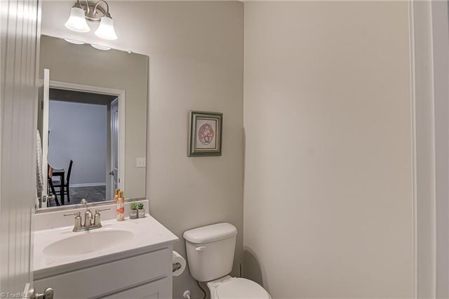1438 Crestlawn Trail, Pfafftown, NC 27040