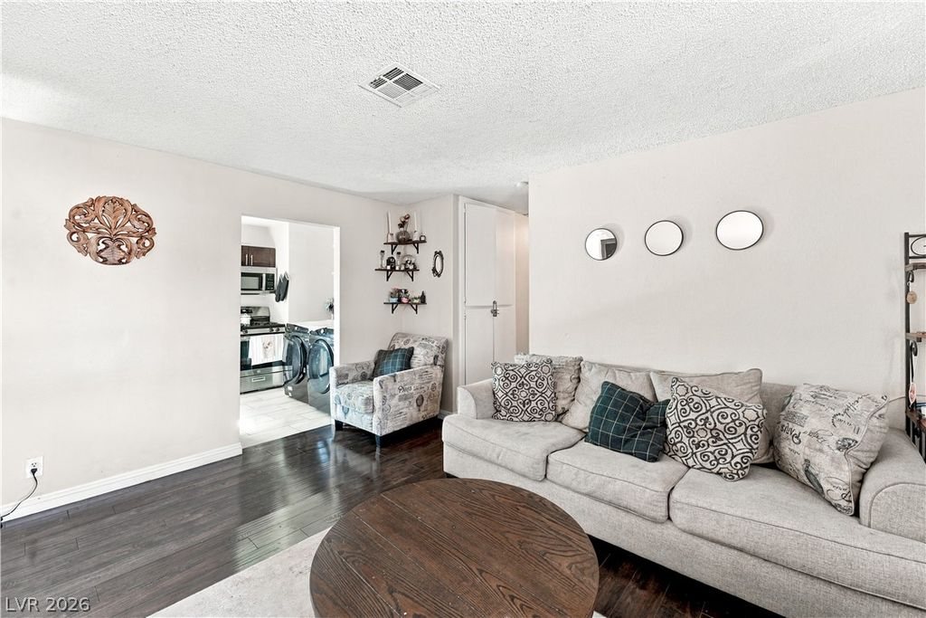 4517 Mark Avenue, Las Vegas, NV 89108 — photo 5