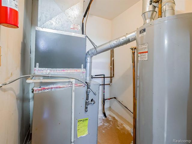 19500 W 11 Mile Road, Lathrup Village, MI 48076