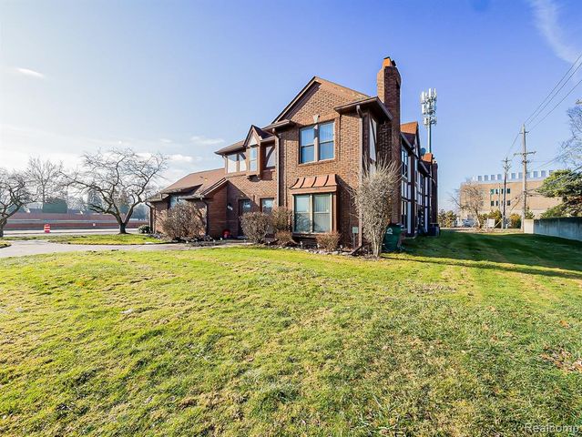 19500 W 11 Mile Road, Lathrup Village, MI 48076