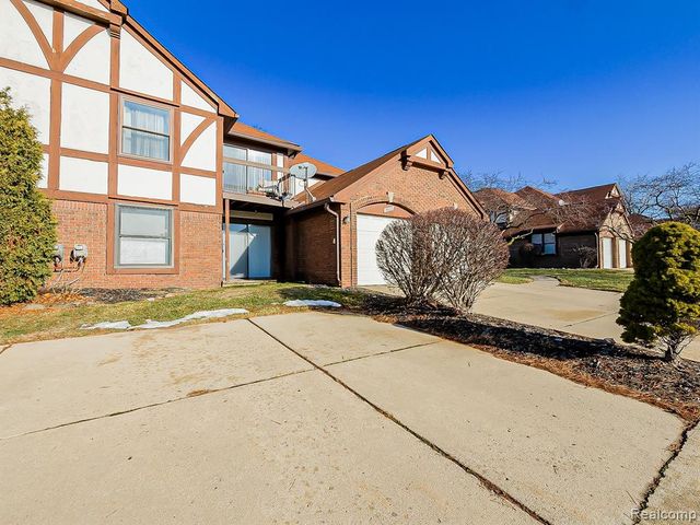 19500 W 11 Mile Road, Lathrup Village, MI 48076