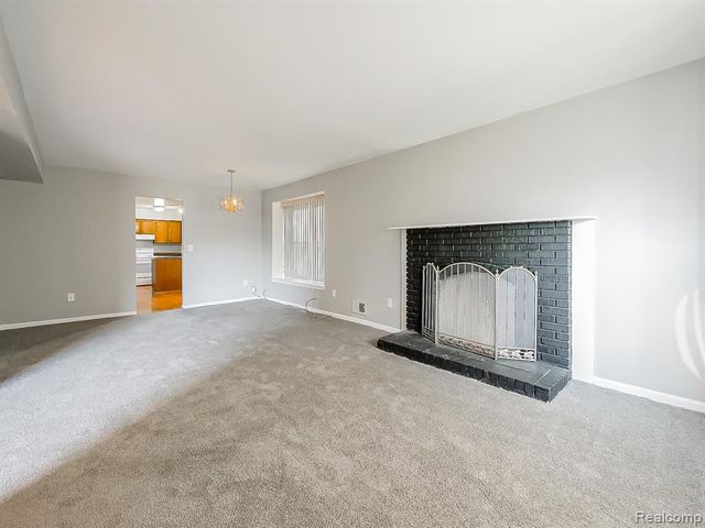 19500 W 11 Mile Road, Lathrup Village, MI 48076