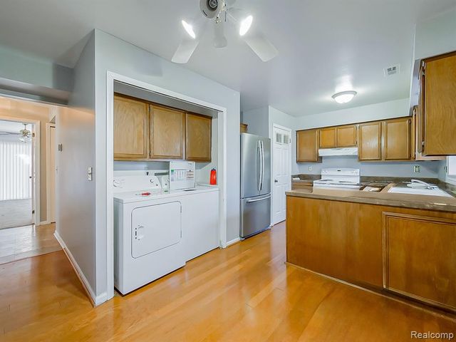 19500 W 11 Mile Road, Lathrup Village, MI 48076