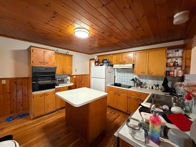 92 Wallingford Rd 1, Boston, MA 02135