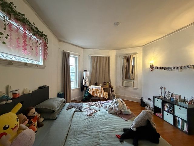 92 Wallingford Rd 1, Boston, MA 02135