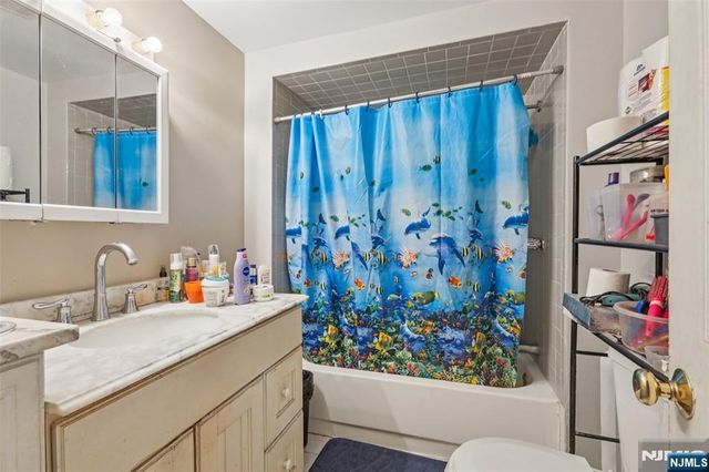 211 Newark Avenue, Bloomfield, NJ 07003