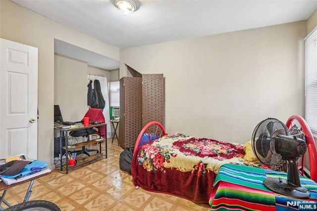 211 Newark Avenue, Bloomfield, NJ 07003