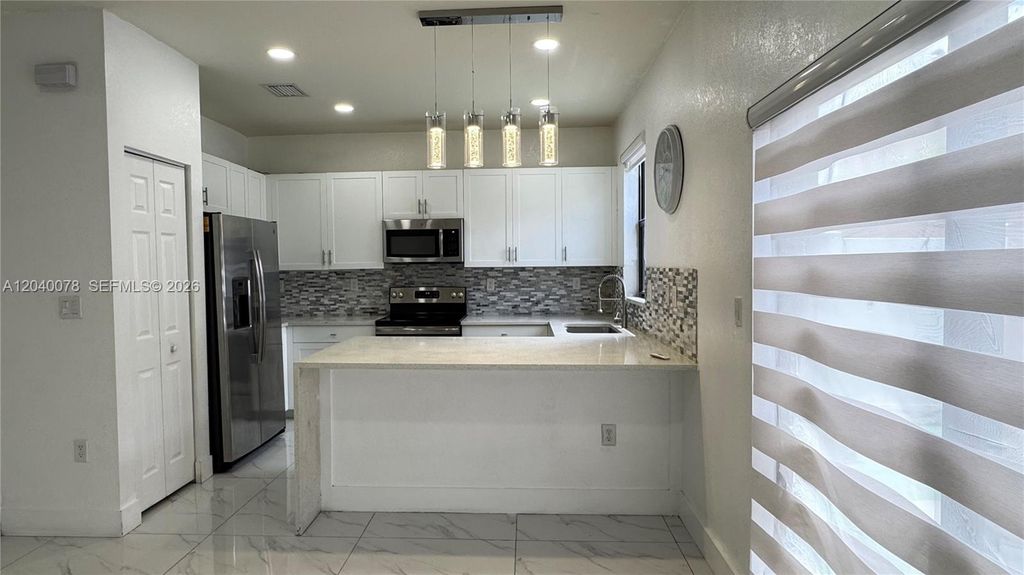 3318 W 106th Terrace, Hialeah, FL 33018