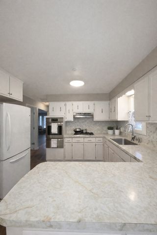 7332 Beloit Avenue, Bridgeview, IL 60455