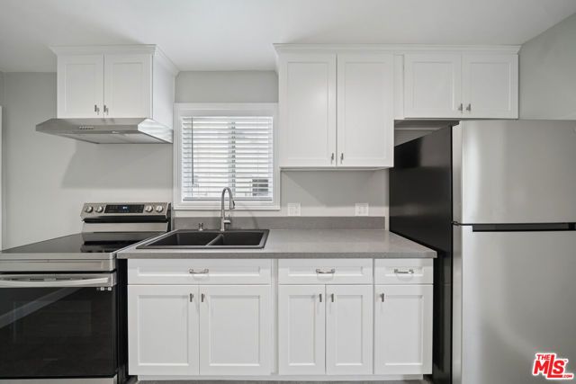 1545 W 23rd Street, Los Angeles, CA 90007