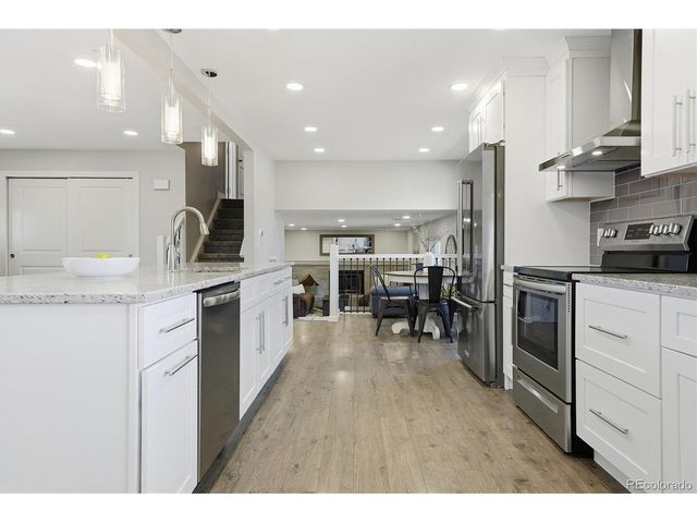 1148 W Hinsdale Dr, Littleton, CO 80120