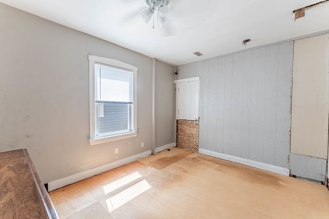5910 N Elston Avenue, Chicago, IL 60646