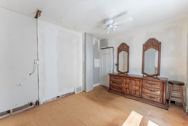 5910 N Elston Avenue, Chicago, IL 60646