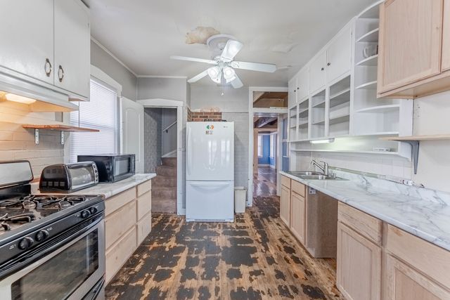 5910 N Elston Avenue, Chicago, IL 60646