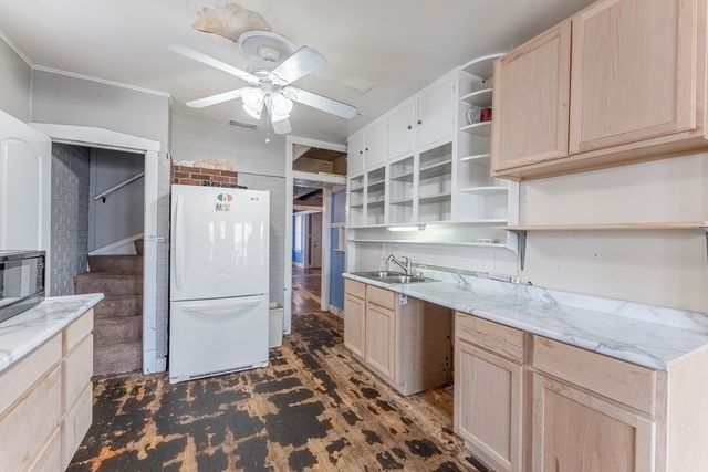 5910 N Elston Avenue, Chicago, IL 60646