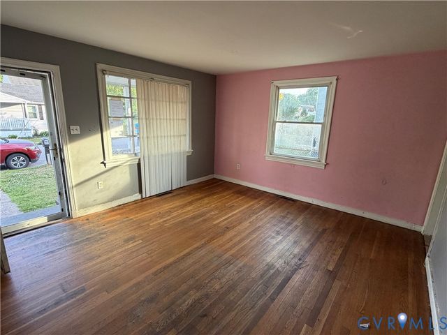 2401 Raleigh St, Hopewell, VA 23860