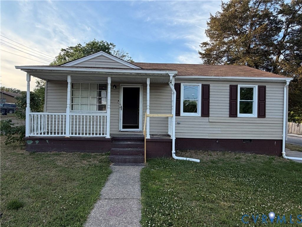 2401 Raleigh St, Hopewell, VA 23860