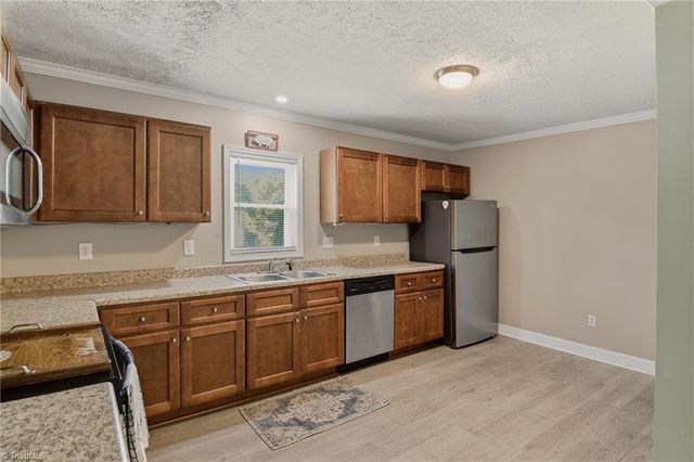 812 S Salisbury Street, Mocksville, NC 27028