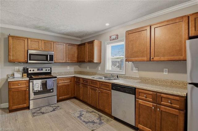 812 S Salisbury Street, Mocksville, NC 27028