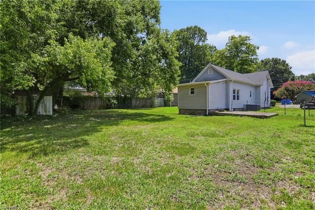 812 S Salisbury Street, Mocksville, NC 27028