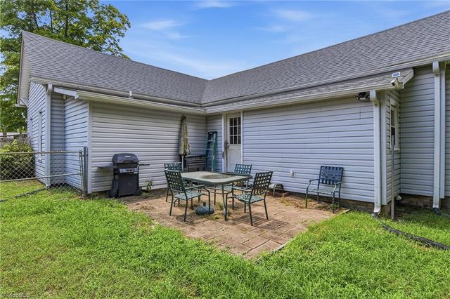 812 S Salisbury Street, Mocksville, NC 27028