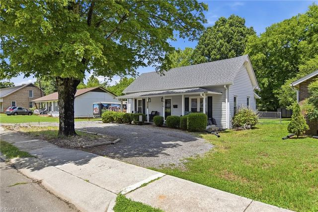 812 S Salisbury Street, Mocksville, NC 27028