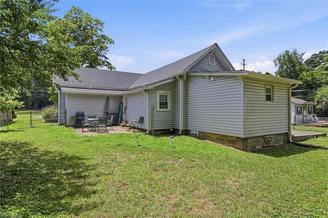 812 S Salisbury Street, Mocksville, NC 27028