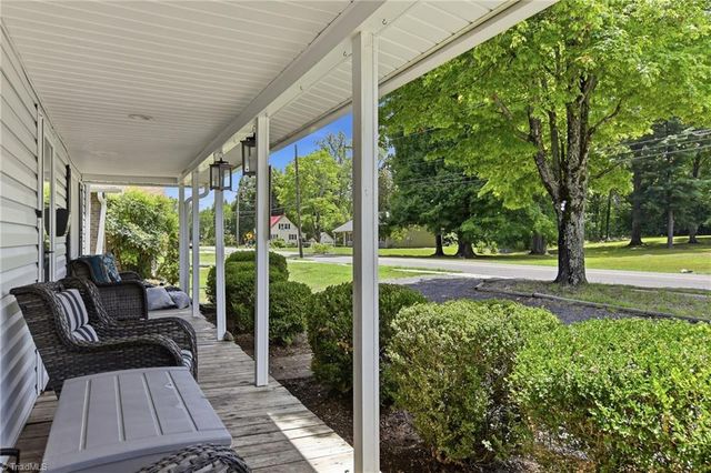 812 S Salisbury Street, Mocksville, NC 27028