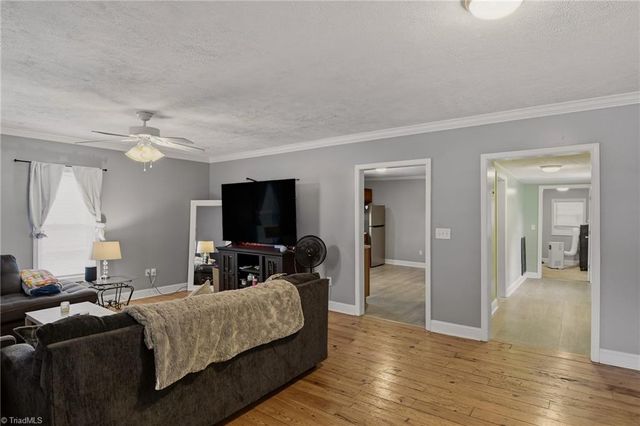 812 S Salisbury Street, Mocksville, NC 27028