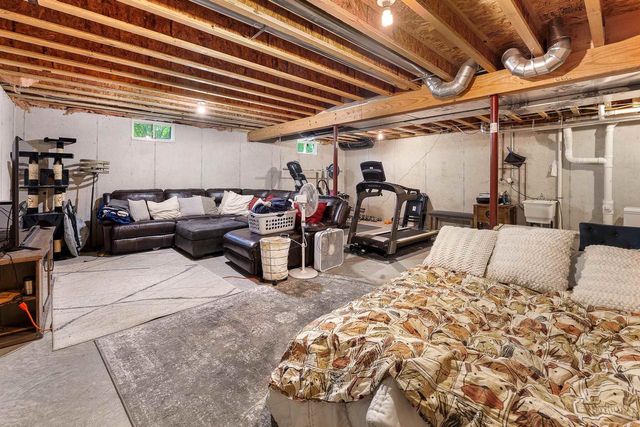 465 MARY LEE DRIVE, Fond Du Lac, WI 54935