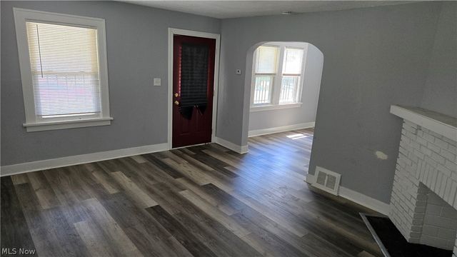 10017 Sandusky Avenue, Cleveland, OH 44105