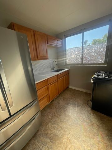 2245 W Farwell Avenue 3B, Chicago, IL 60645