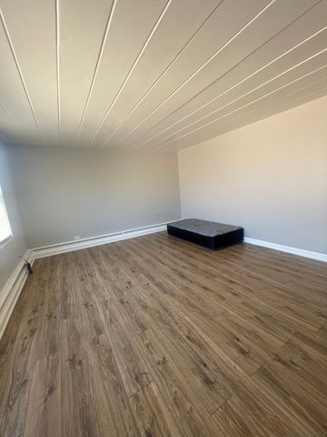 2245 W Farwell Avenue 3B, Chicago, IL 60645