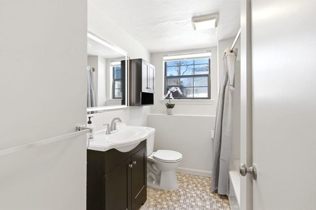 8 Jackson St B1, Quincy, MA 02169