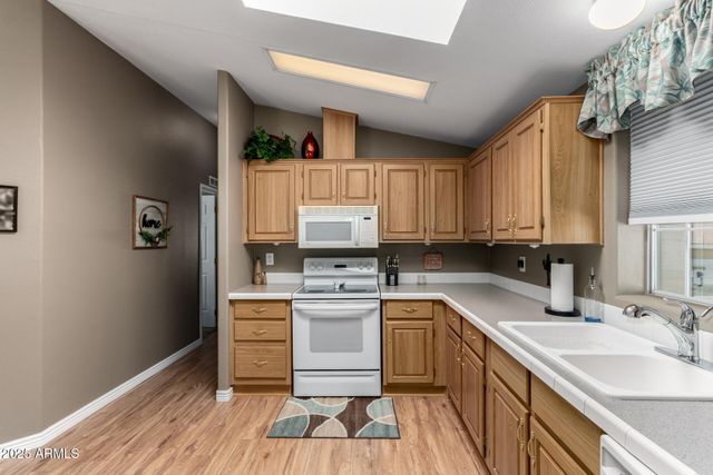 804 E TEE Street, San Tan Valley, AZ 85140