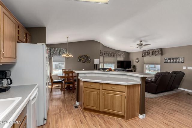 804 E TEE Street, San Tan Valley, AZ 85140